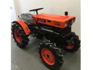 kubota B6000 zepředu